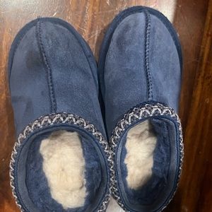 Kids UGG slippers